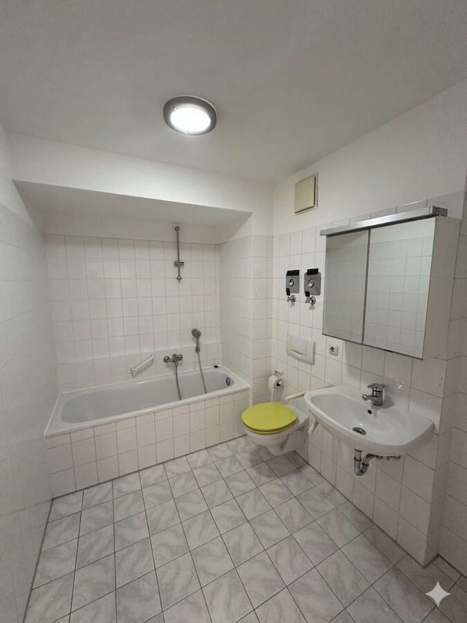 Bad mit Wanne