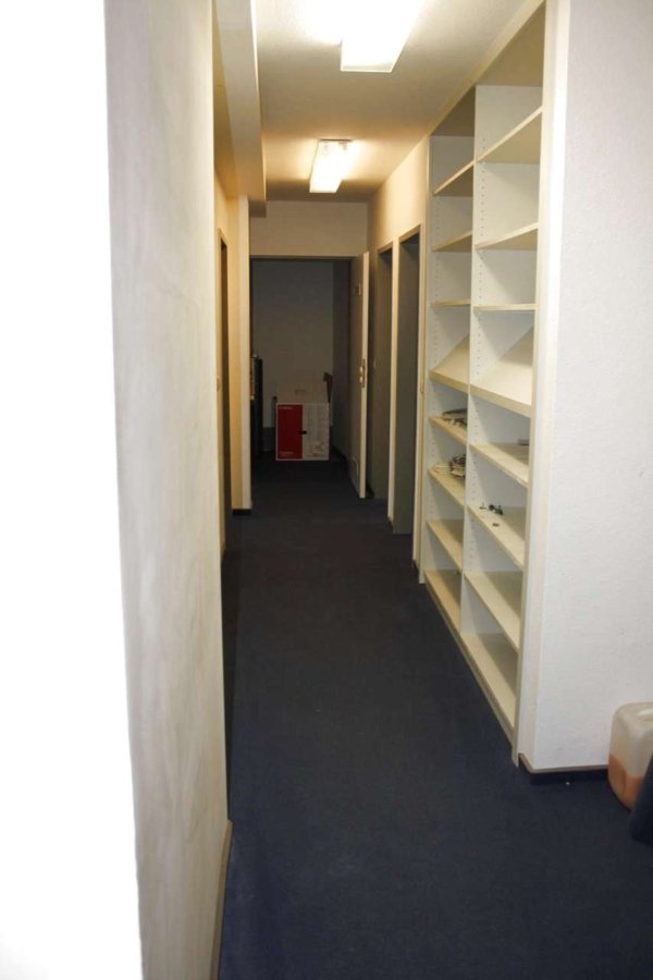 Regalwand