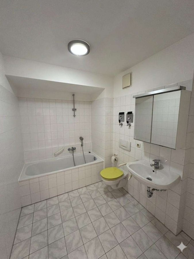 Bad mit Wanne
