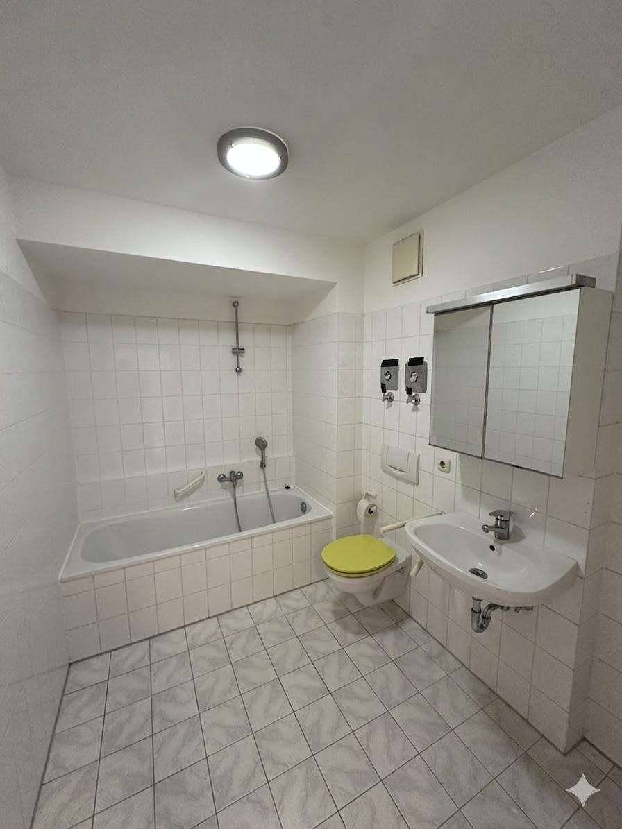 Bad mit Wanne