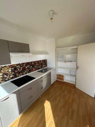 BEZUGSFREI!! 2 Zi.- ETW mit EBK, Loggia & Aufzug zu verkaufen, 10179 Berlin, Etagenwohnung