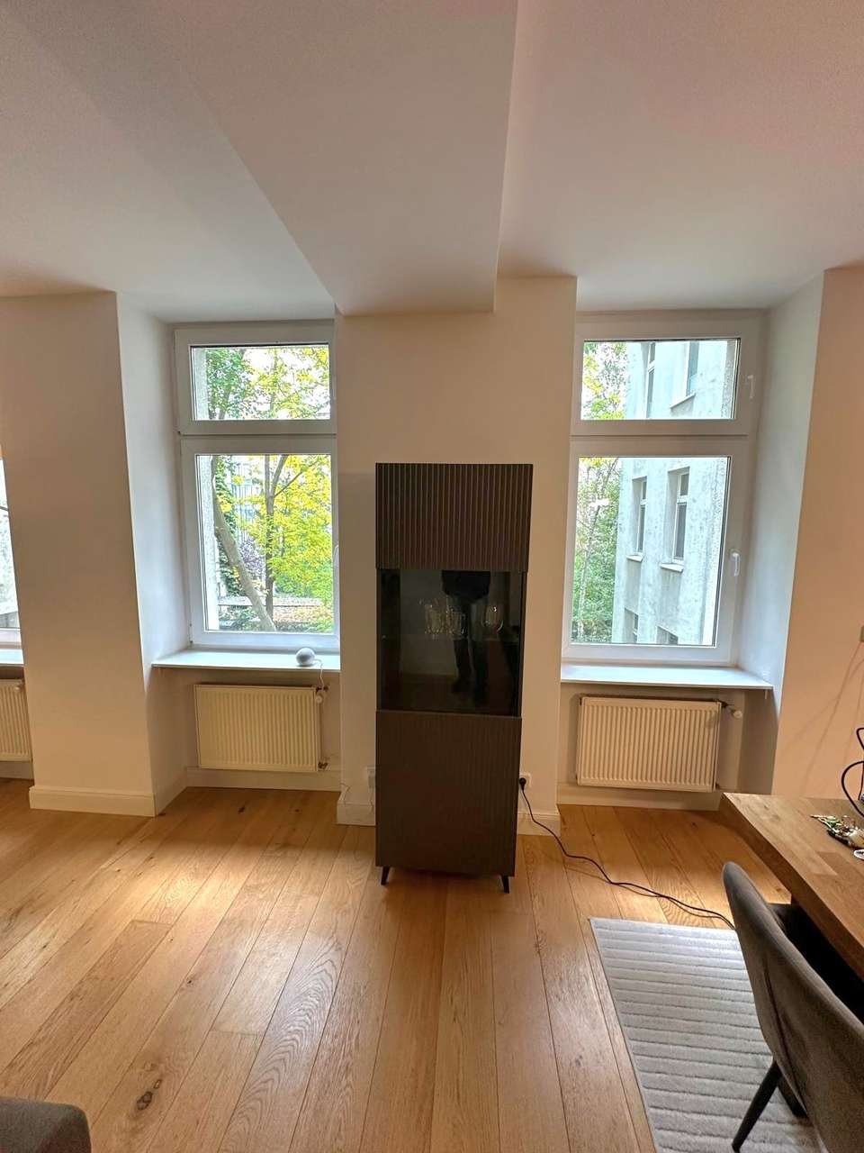 Viele große Fenster